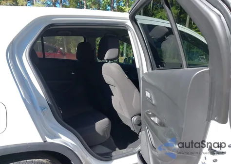 2022 Chevrolet Trax Fwd Ls z USA, uszkodzony, nr VIN KL7CJKSM1NB547695